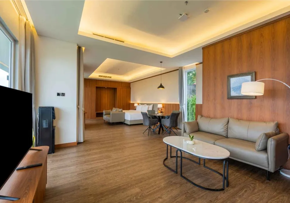 Jacuzzi deep soak Suite Villa Amaranta hotel mewah Jogja